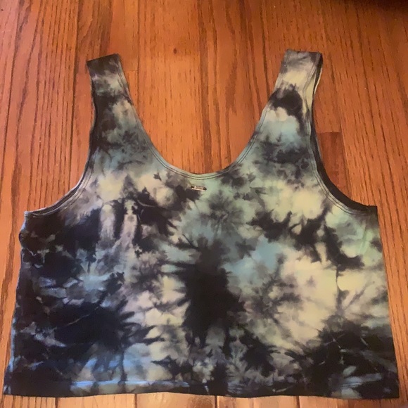 Cropped Tank - Picture 2 of 3